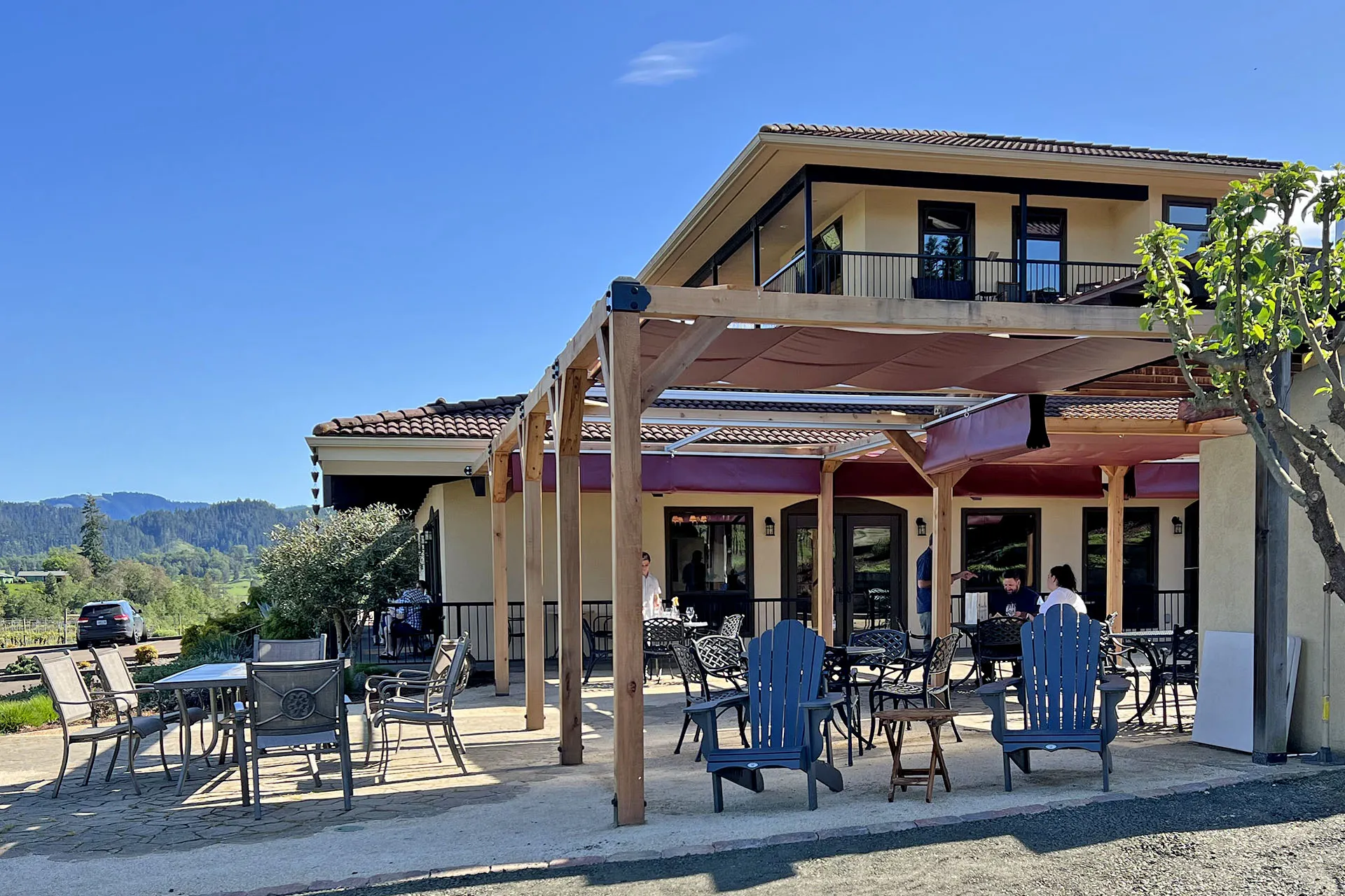Abacela Tasting room outdoor seating area